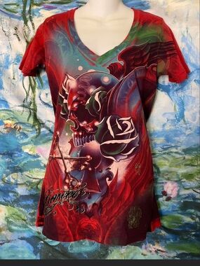 New REMETEE Rare Graphic Skull & Roses Top. M